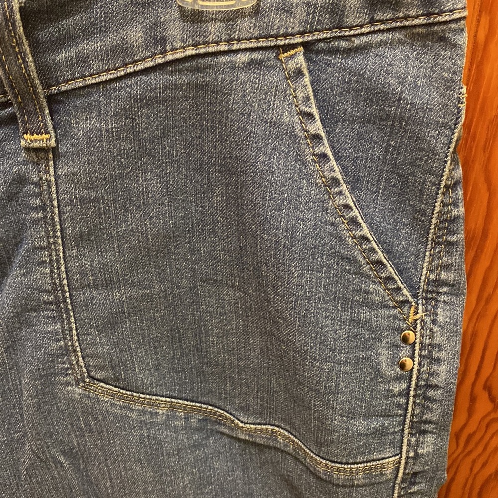Lee women’s Shorts - Picture 3 of 6